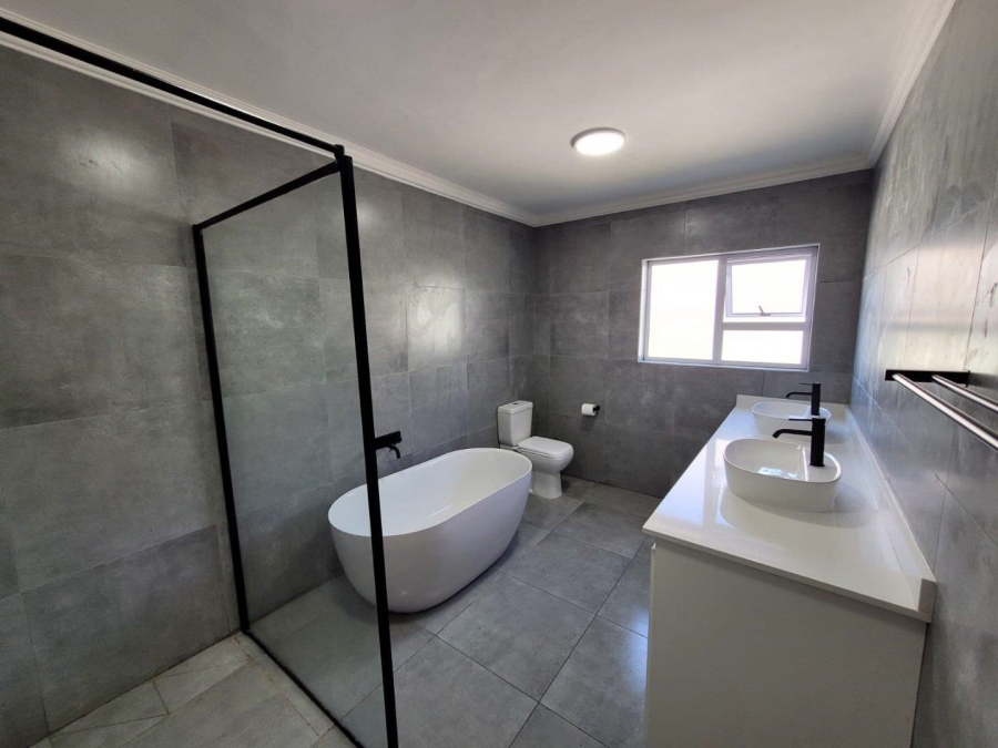 3 Bedroom Property for Sale in Aston Bay Eastern Cape